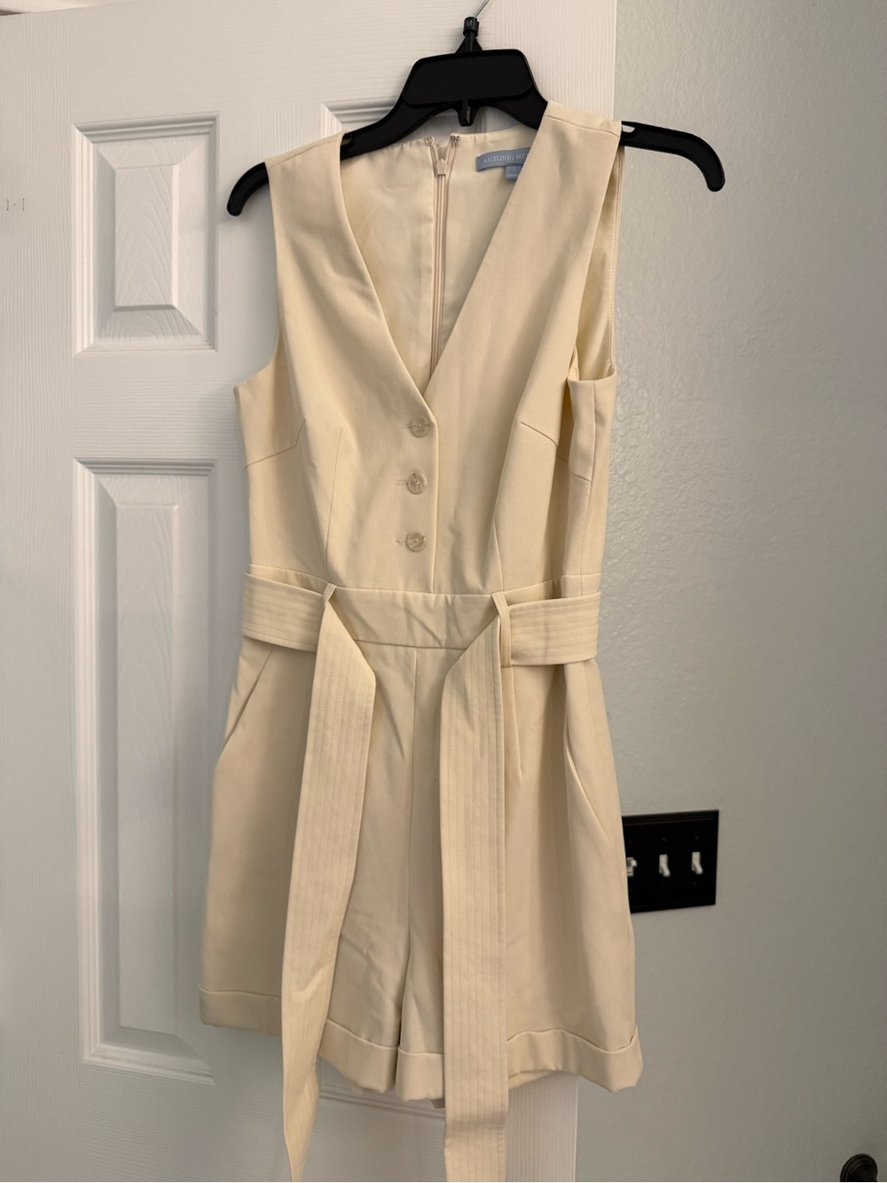ANTONIO MELANI Cream Sleeveless V-Neck Romper with Waist Tie